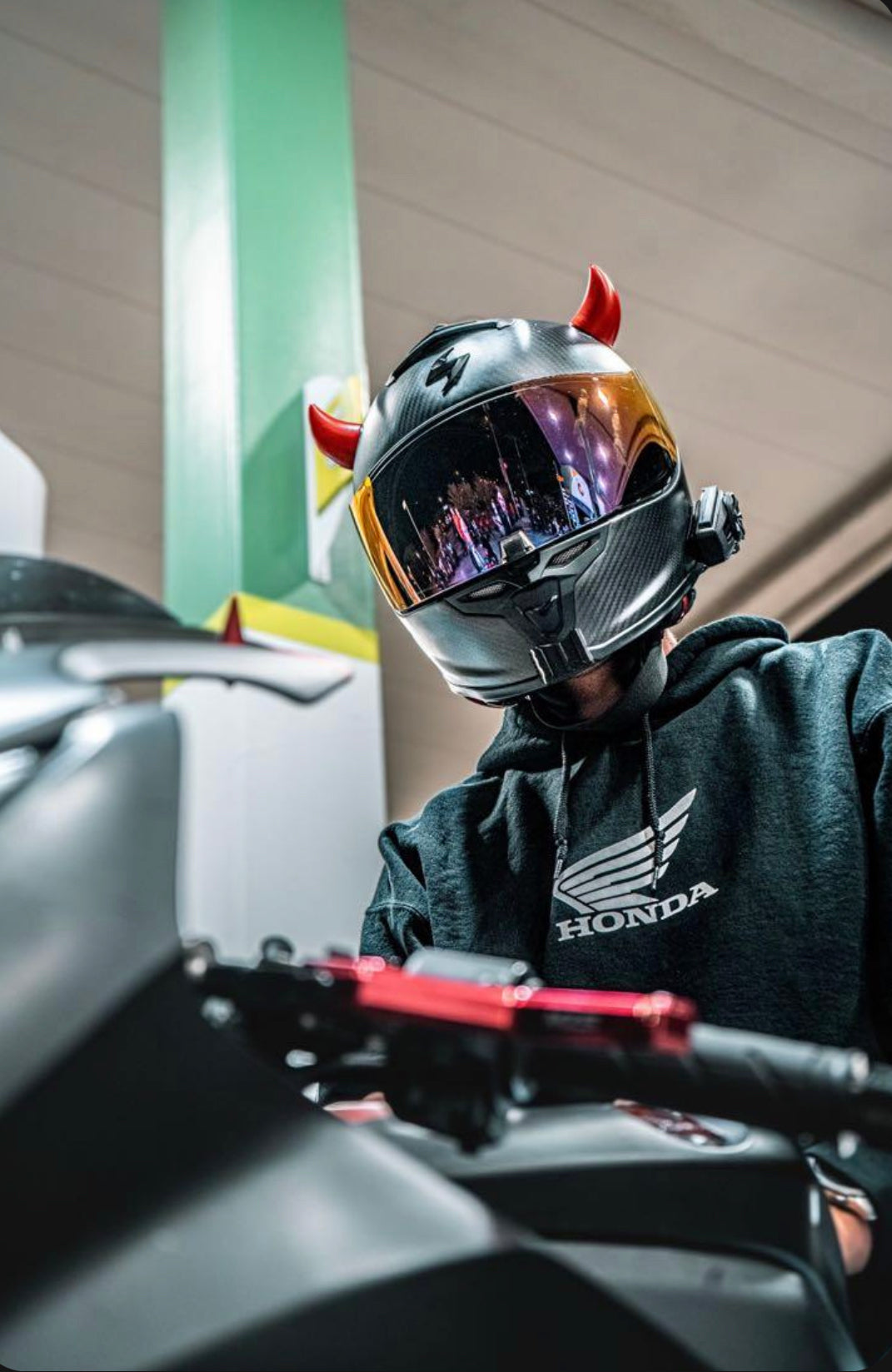 Magnetic bases with swap‑out